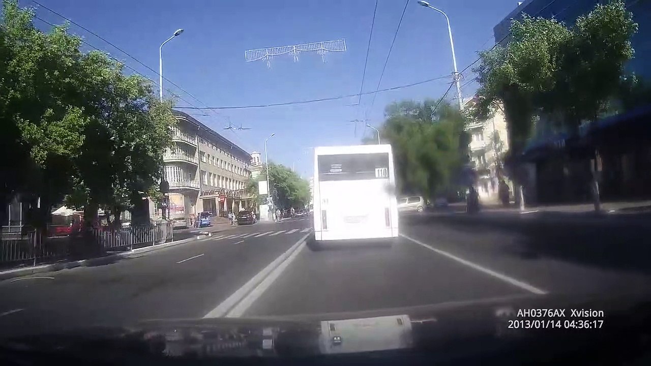 Ce cycliste a eu très très chaud!