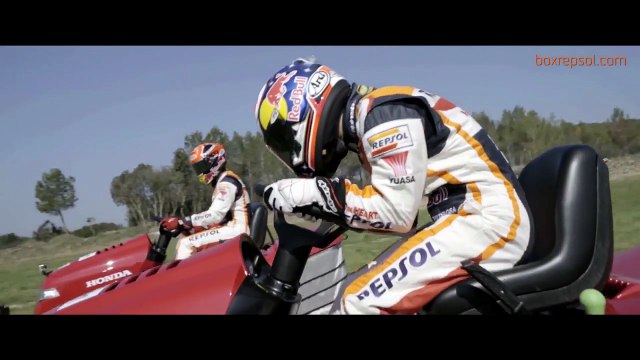 Duelo entre Marc Márquez y Dani Pedrosa a bordo de ¡un cortacésped!