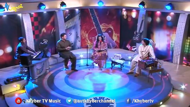 AVT Khyber New Songs 2017 Waran Day Karo Pakhtoon La Anghray Topaka Mat Shy, Naghma By Naway Rang
