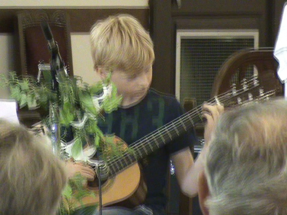 M2U02408 eleve guitare jour Anatole de Thierry Tisserand