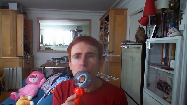 Wiwi égratigne elle adore le noir pour sortir le soir de TC Matic