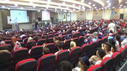 49 Yaşında Üniversiteden Mezun Oldu