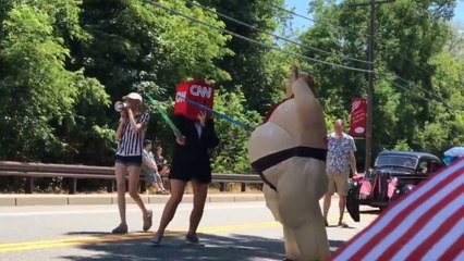 Download Video: 'Donald Trump' duels with 'CNN' in Fourth of July lightsaber showdown