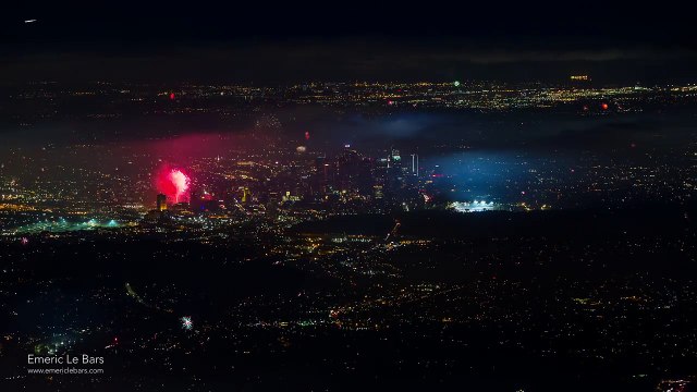 Feux d'artifices du 4 Juillet vus du ciel à Los Angeles !