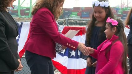 15,000 Immigrants Just Became U.S. Citizens in July 4th Tradition