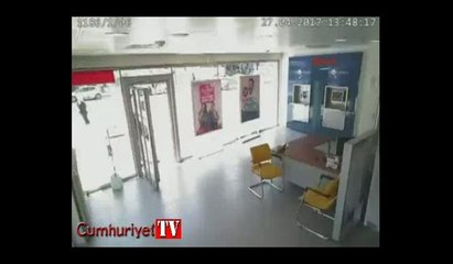 Banka hesabına silah zoruyla 3 milyon TL geçirdi