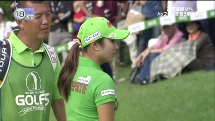 イ　ボミ　バンカーからのスーパーショット