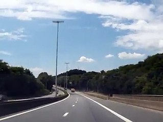 Un camion au comportement dangereux sur la N25 à Genappe