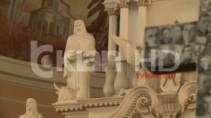 Nishani dekoron kardinalin Ernest Simoni