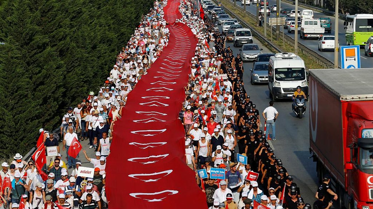 "gerechtigkeitsmarsch" nähert sich dem ziel istanbul