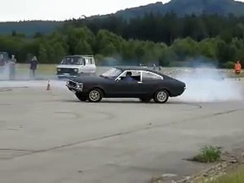 1976 Ford Consul Coupe Burnout and Donuts