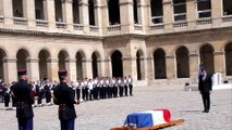 Simone Veil : Alain Delon lui rend un vibrant hommage