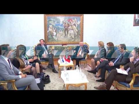 MINISTRI I JASHTEM HOLLANDEZ KOENDERS TAKON RAMEN E METEN - News, Lajme - Kanali 11