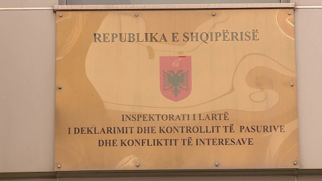 Gjykata, sekuestro aksioneve të bashkëshortes së Alfred Pezës - Top Channel Albania - News - Lajme
