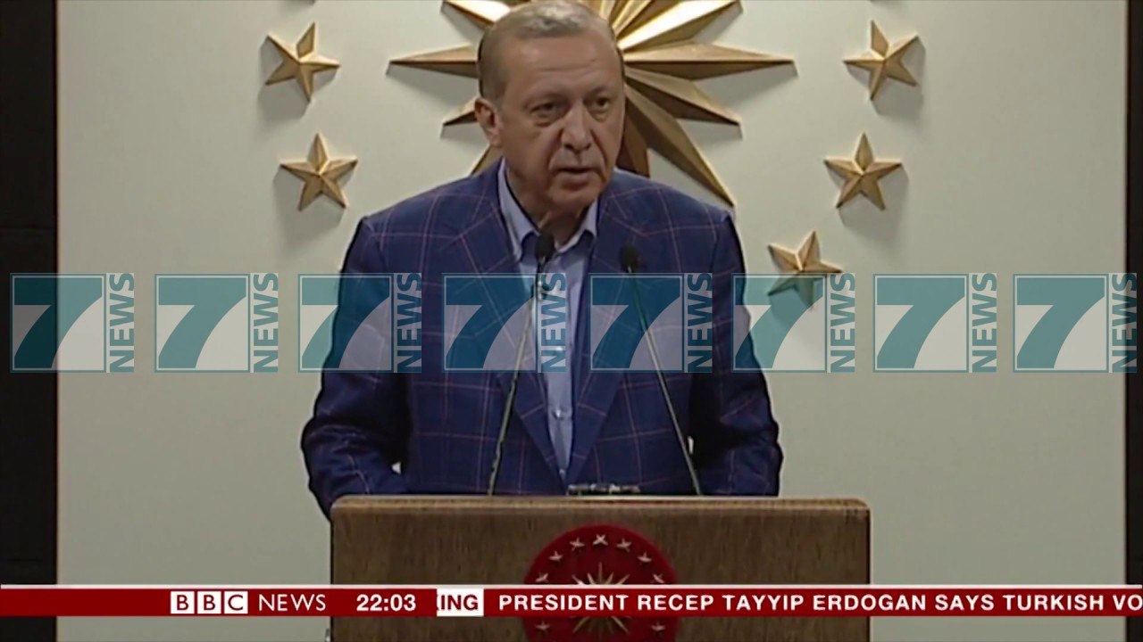 TRUMP TELEFONON ERDOGANIN E URON PER FITOREN - News, Lajme - Kanali 12
