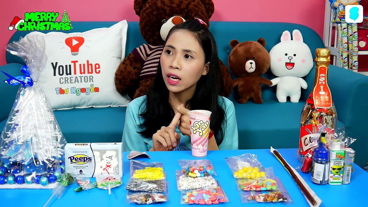 ĂN THỬ CÁC LOẠI KẸO GIÁNG SINH - CHRISTMAS CANDY - THƠ NGUYỄN - THO NGUYEN