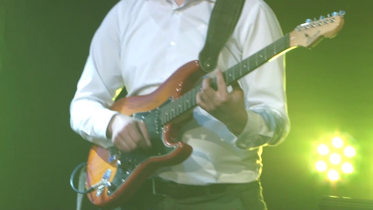 Lazu da vreme leci sve - Bobi Pavlovski i Virtual band (cover Moja svadba)