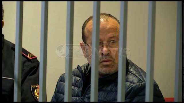 Ora News - 10 ton kanabis drejt Italisë, mbeten në burg policët e doganierët