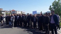 Report TV - Torovicë, banorët në protestë për rrugën, me ta dhe kryebashkiaku