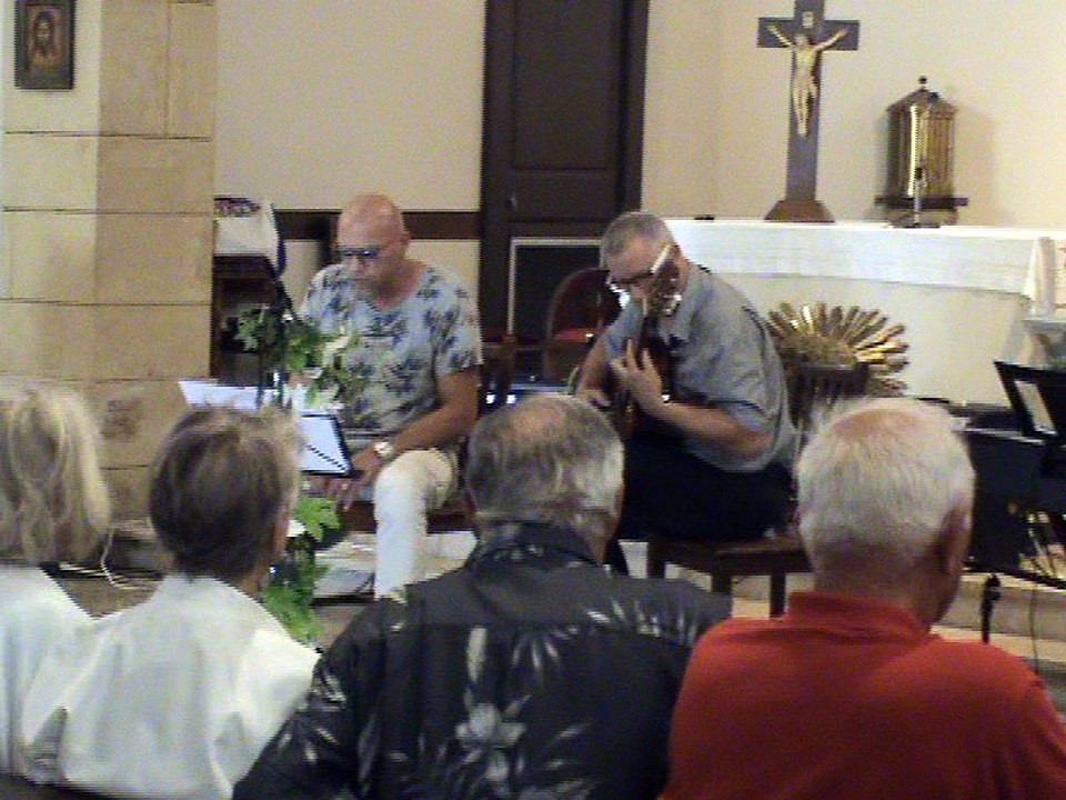 M2U02455 trio guitare, chant et maracas, Nini Ferrer, la rue Madureira