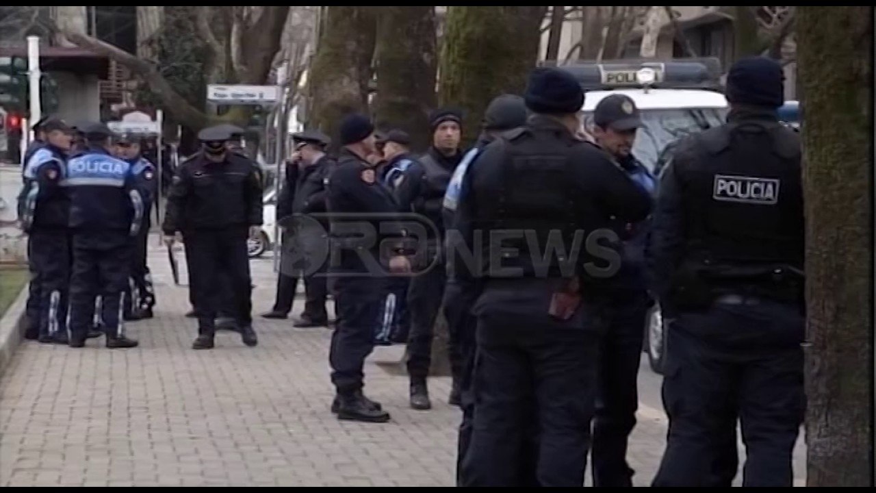 Ora News - Policia nuk jep leje për protestën e PD: Cenohet rendi, rrezikoni burgun