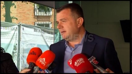 Ora News - Mbledhje grupi - Balla: Basha nuk e di për çfarë proteston