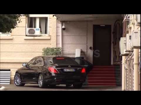 Ora News - Pas ambasadorëve në zyrën e Metës shkon kryeministri Rama