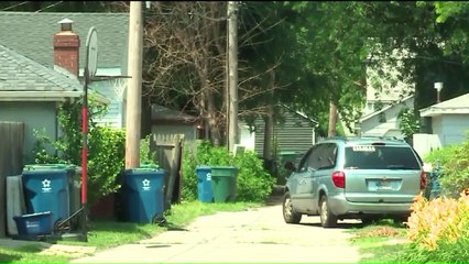 Télécharger la video: Indiana Teen in Critical Condition After Bullet Fired From Gun Falls on His Head