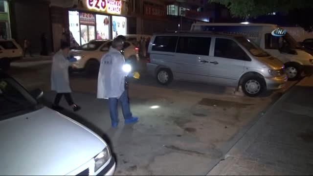Aracının İçinde Kurşun Yağmuruna Tutuldu