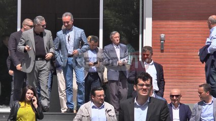 Report TV - Basha mbledh degët për planin e protestës në 7 maj në Kavajë