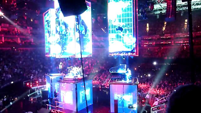 Muse - United States of Eurasia, London O2 Arena, 11/13/2009