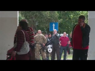 Dhjetëra të lënduar kërkuan intervenim mjekësor, mes tyre edhe disa deputetë