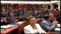 Ora News – Momenti kur Ilir Meta zyrtarizohet si Presidenti i ri i Shqipërisë