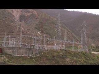 Mungesa e reshjeve, Fierza bie në 278 m - Top Channel Albania - News - Lajme