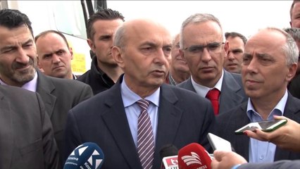 Video herunterladen: “SAGA” E DEMARKACIONIT NE KOSOVE, QEVERIA E ISA MUSTAFES NE KERKIM TE VOTAVE NE KUVEND LAJM