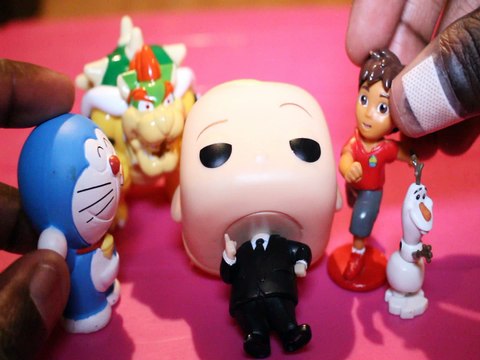 BOSS BABY HAS A BAD HEADACHE ANNA OLAF BOWSER DREAMWORKS SUPER MARIO DIEGO SPIDERMAN Toys Kids Video FROZEN DISNEY DORA