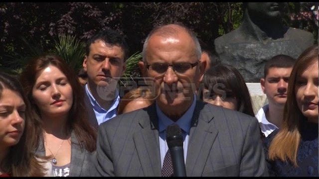 Ora News – LSI përkujton 5 majin, Vasili: Të sakrifikojmë nga vetja në të mirë të vendit