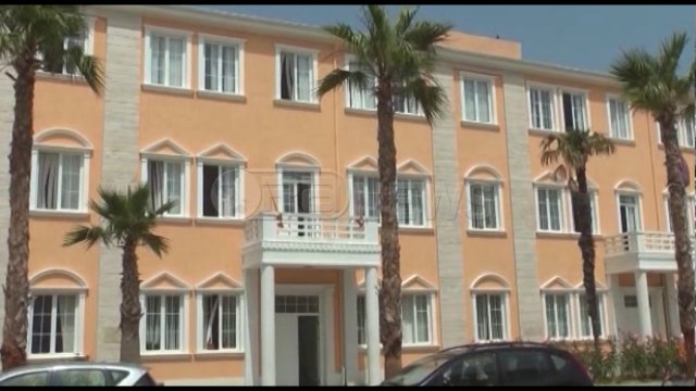 Ora News – KQZ s’ka tagër të anulojë zgjedhjet në Kavajë, duhet të tërheqë komisionerët