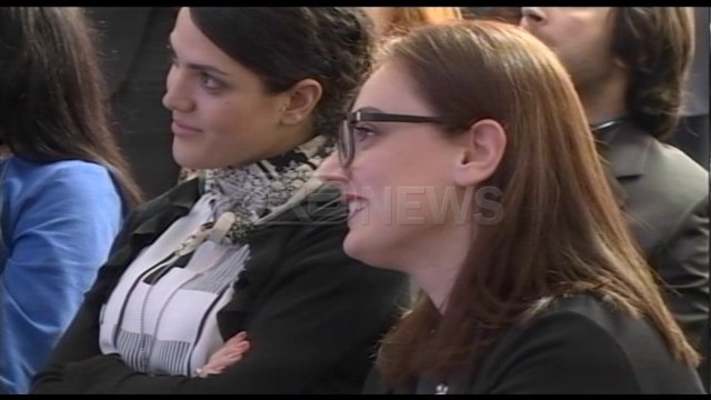 Ora News - Rama i shmanget pyetjeve për krizën politike: Sot flas për qiellin