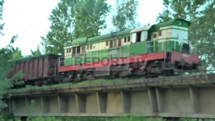 Report TV - Ura mbi lumin Ishëm rrezikon kalimin e trenit,largohen trarët