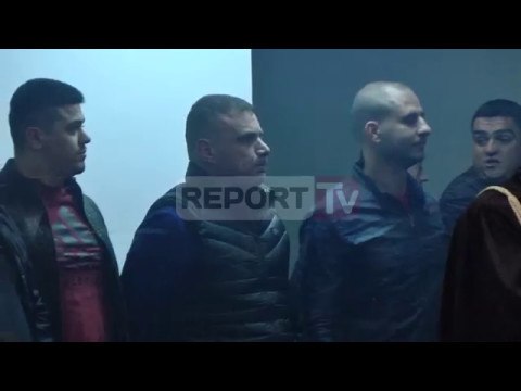 Report TV - Gjyqi ndaj Shullazit nis me shtyrje avokatët:Të përjashtohet gjyqtari