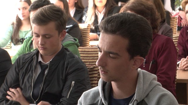 3 nxënës gjakovarë fitojnë të drejtën e studimit në Universitetin ''Primorski'' në Slloveni - Lajme