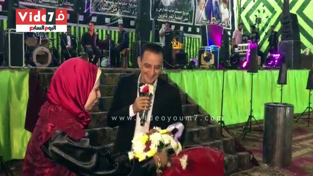 طارق علام يشارك عرسان من أجل مصر فرحتهم على أنغام DJ بسوهاج