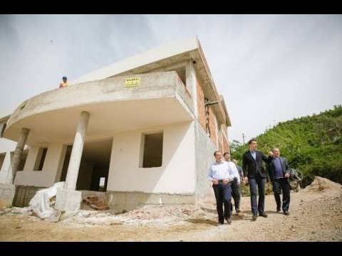 Report TV - Veliaj inspekton punimet e shkollës në Mihajas:Jo dallime qendër-periferi