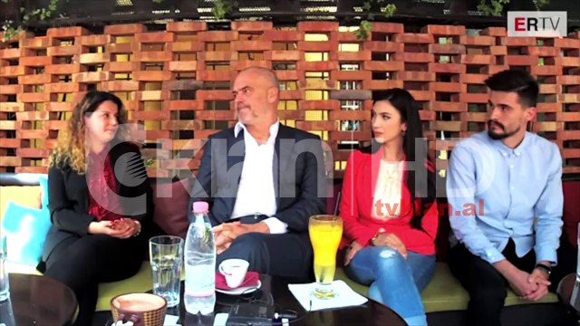 Rama, të rinjve: Konkuroni për t’u bërë pjesë administratës publike