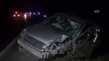 Otomobil İle Ticari Araç Kafa Kafaya Çarpıştı: 4 Ölü, 8 Yaralı