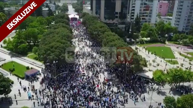 Report TV - Pamje me dron nga protesta e PD në bulevard