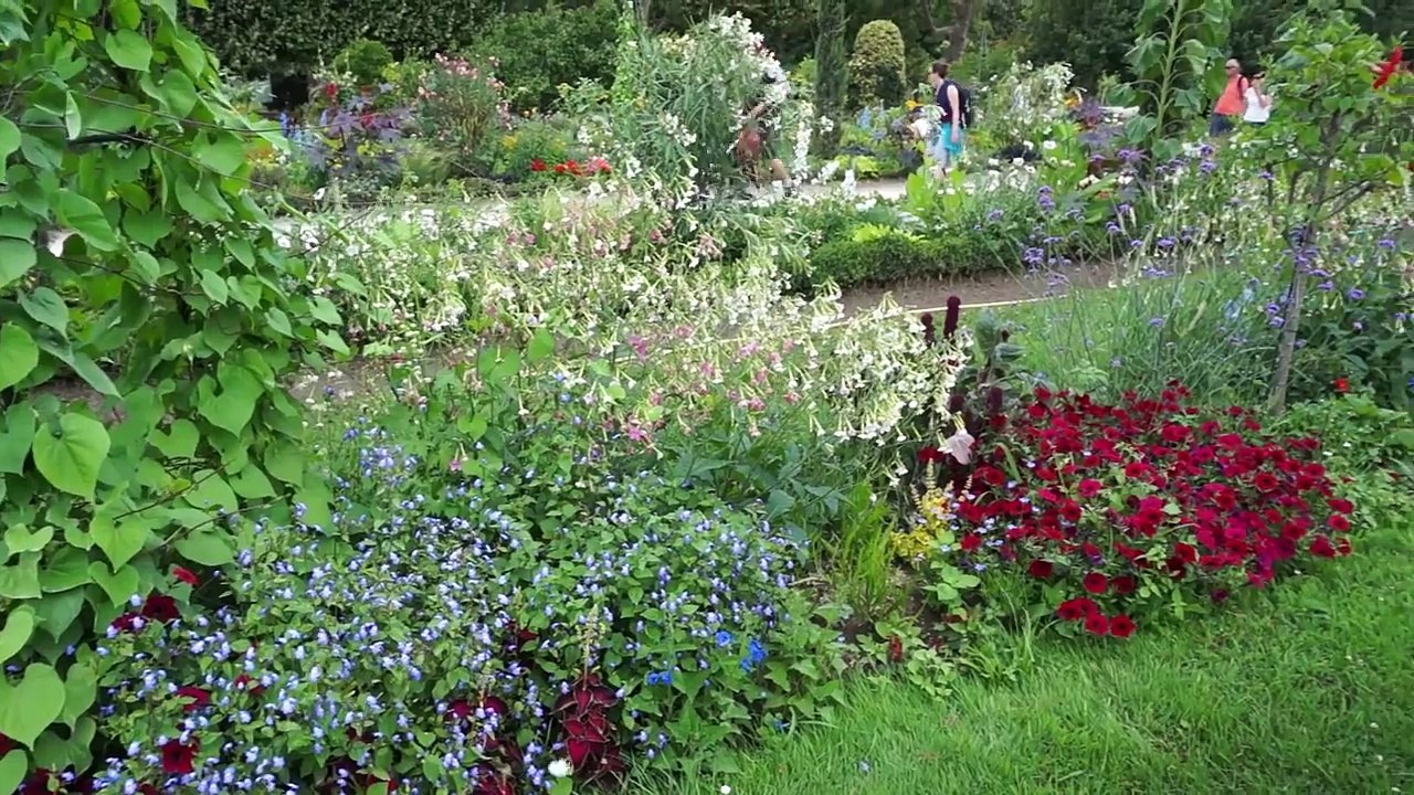 6 Strange & Cool Places to Visit in Paris, France