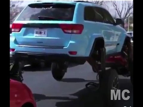 New Way to avoid traffic jams , This car is like a transformer, we don't afraid traffic jam anywhere