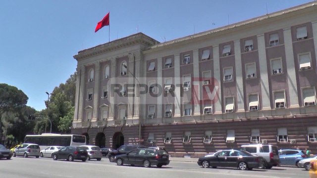 Report TV - Tepelenë, dëm 14,7 mln lekë, KLSH padi ish-kreut të Komunës së Lopës